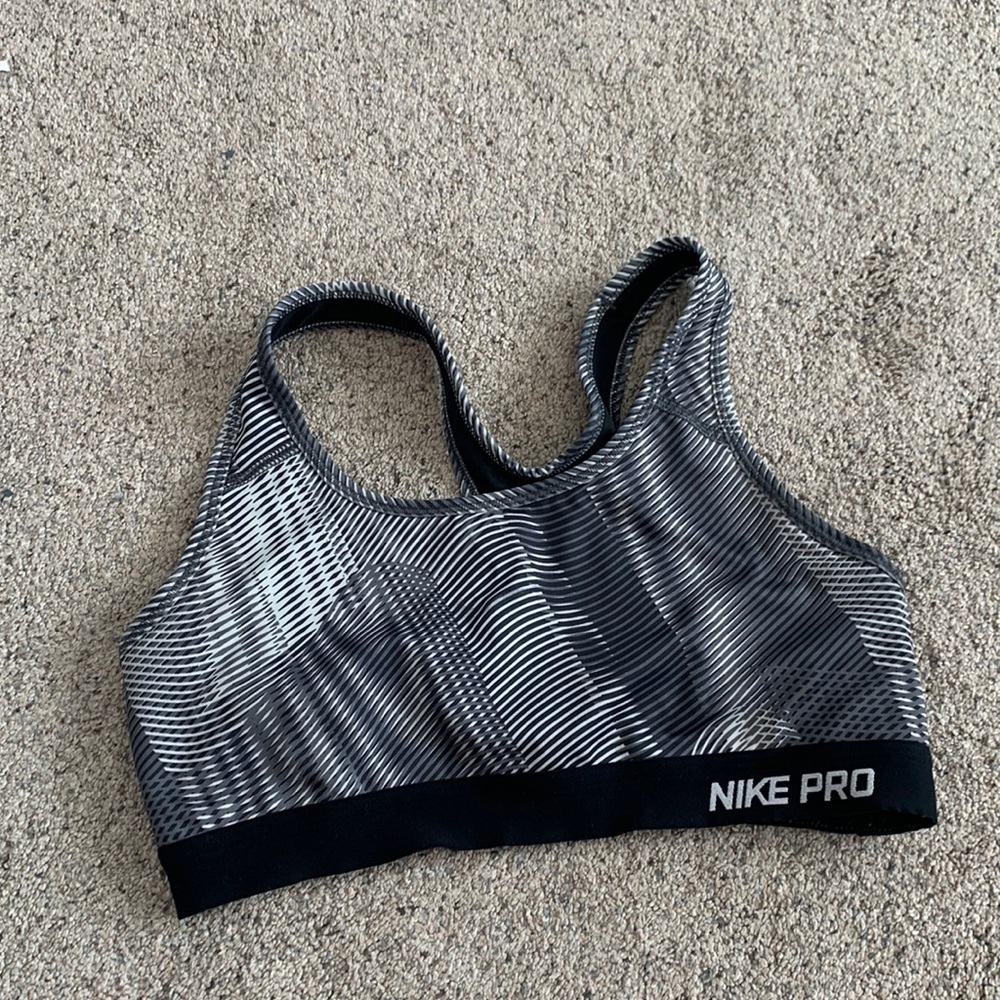 nike sports bra